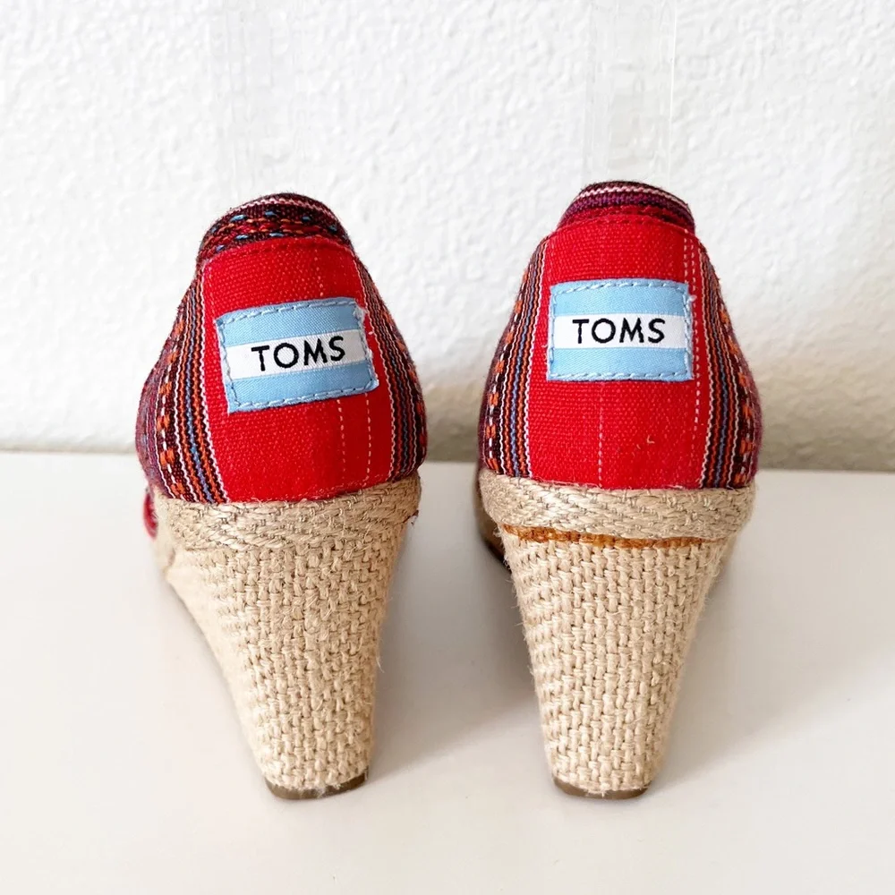 Toms Lina Red Canvas Embroidered Wedges Size 8.5